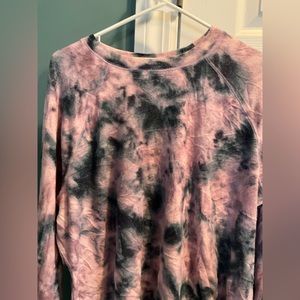 SO Long Sleeve Tue Dye Top Size Large